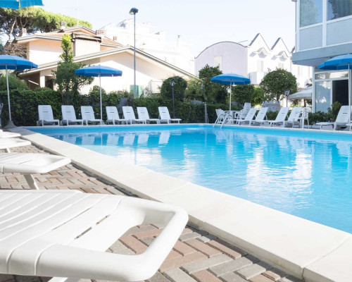 media.Gallery-Piscina-01-Hotel-Dasamo-Viserbella