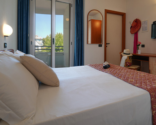 media.Slide-Camere-04-Hotel-Dasamo-Viserbella